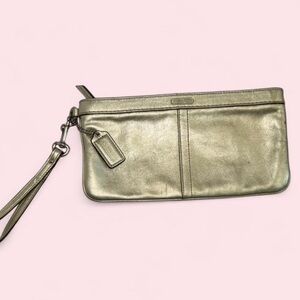 Vintage Y2K Coach Metallic Gold Leather Wristlet Clutch ✨